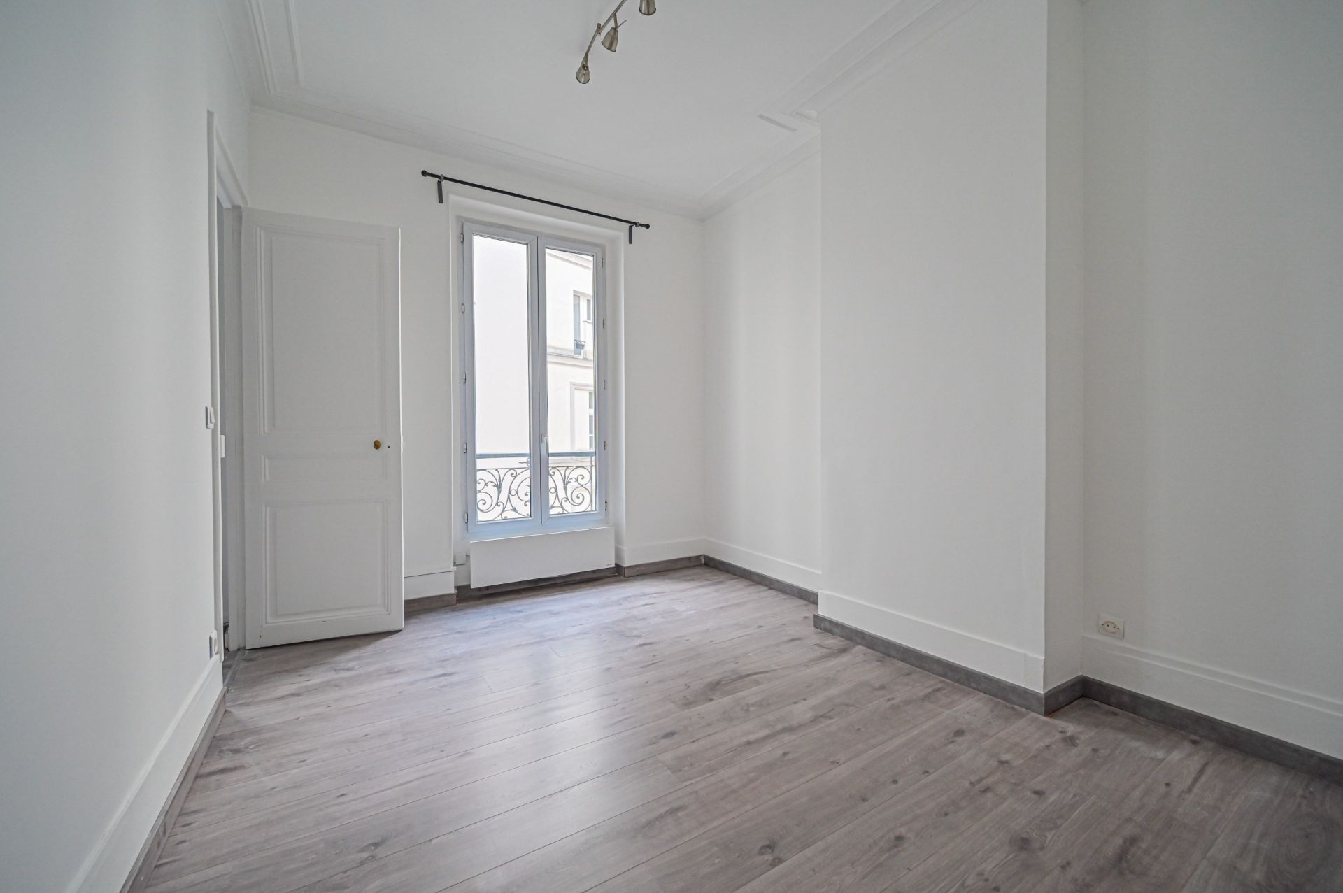 Vente Appartement 2&nbsp;Pièces 42&nbsp;m² Paris 11
