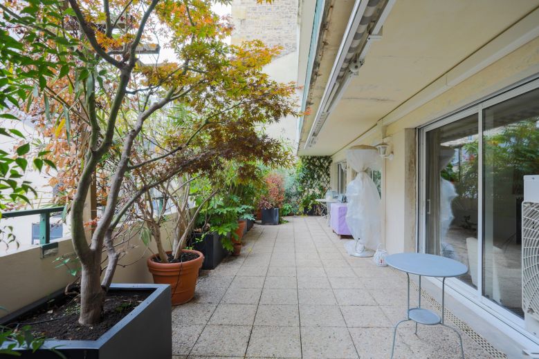 appartement 3 Pièces en viager sur PARIS (75015) - Plus de details
