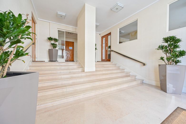 appartement 1 pièce en viager sur PARIS (75008)