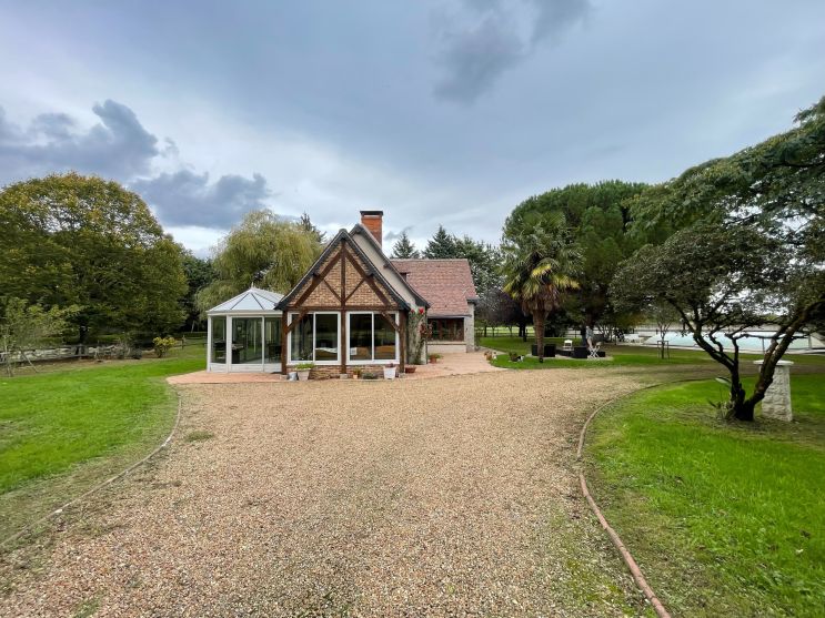 maison 7 Pièces en viager sur LUYNES (37230)