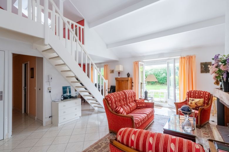 maison 4 Pièces en viager sur VOISINS LE BRETONNEUX (78960)