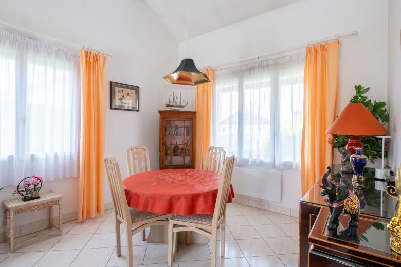 maison 4 Pièces en viager sur VOISINS LE BRETONNEUX (78960)