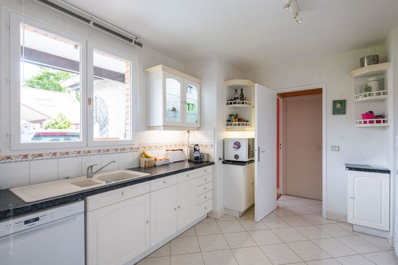 maison 4 Pièces en viager sur VOISINS LE BRETONNEUX (78960)
