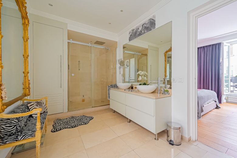 appartement 3 Pièces en viager sur PARIS (75008)